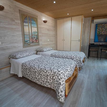 Domus Vesuvia Bed & Breakfast Torre Annunziata Bagian luar foto
