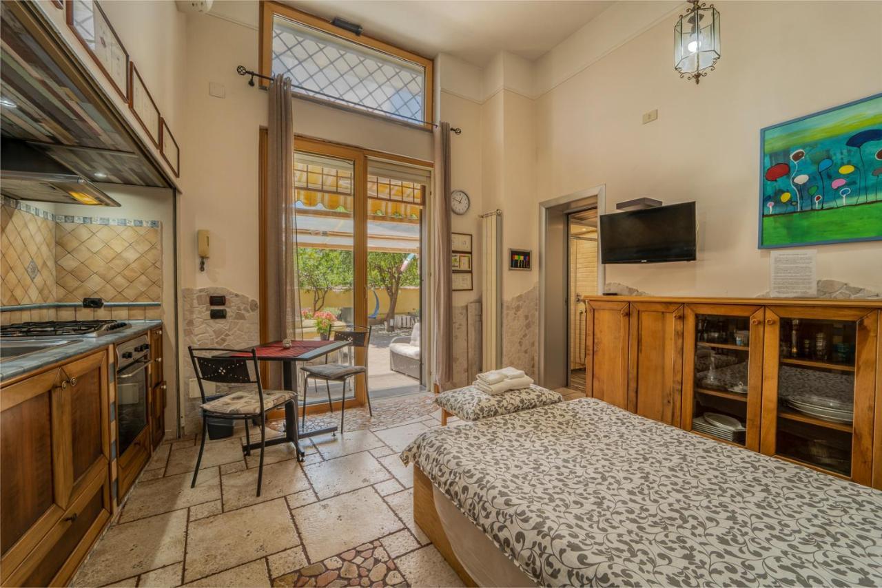 Domus Vesuvia Bed & Breakfast Torre Annunziata Bagian luar foto