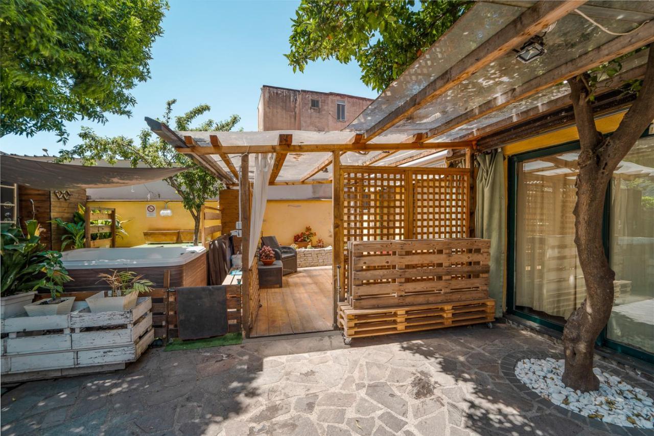 Domus Vesuvia Bed & Breakfast Torre Annunziata Bagian luar foto